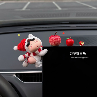 蜡笔小新摆件红围巾苹果汽车装饰