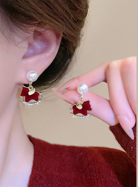 chomel kinsey本命年红色小马耳钉女百搭珍珠耳环时尚感新年耳饰