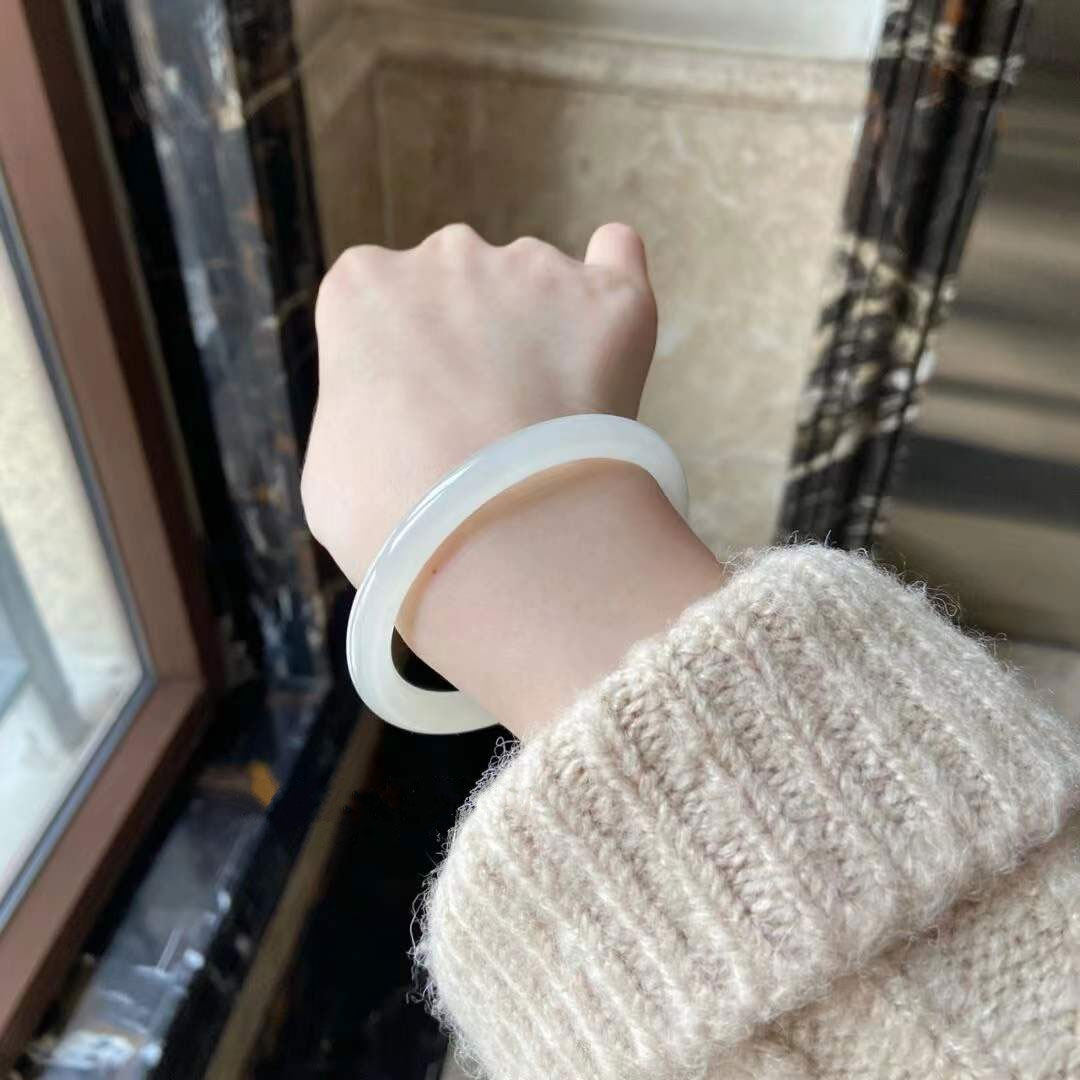 和田玉手镯女羊脂白玉青海晴水细圆条镯子美人条少女年轻款玉镯子