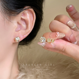 百搭bi入 精致小巧睡觉免摘养耳洞耳环 金色钛钢方块锆石耳钉女款