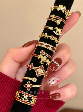 红色金边滴釉小马戒指女