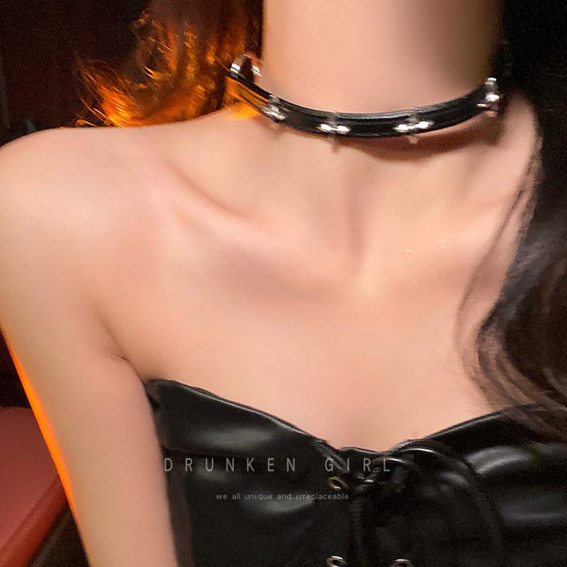 暗黑十字花架choker项圈女小众设计感高级项链复古甜酷辣妹锁骨链怎么看?
