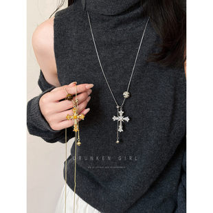 古着虎眼十字架项链女秋冬小众设计高级感毛衣链甜酷时尚长款配饰
