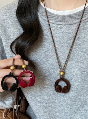 红色植绒耳机吊坠项链女秋冬