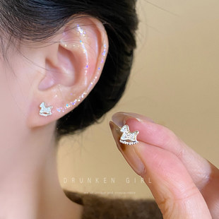 巳巳如意 旋转小马925银针耳钉女秋冬精致小巧本命年免摘耳环耳饰