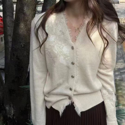 蕾丝拼接V领山羊绒开衫女