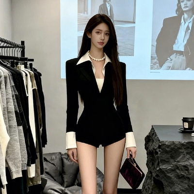 黑色假两件拼接翻v领T恤女2026春季美式辣妹显瘦短裤气质两件套装