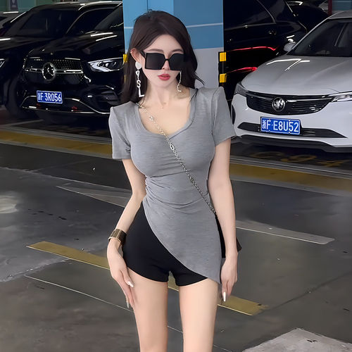 纯欲风灰色U领短袖t恤女夏季新款设计感不规则收腰显瘦别致小上衣