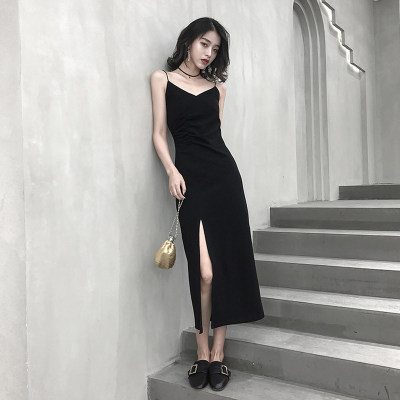 高级感黑色御姐内搭连衣裙赫本风开叉小黑裙V领性感吊带长裙修身