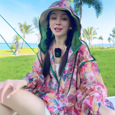 时尚印花防晒衣外套女2026夏季宽松百搭透气薄款连帽拉链长袖上衣