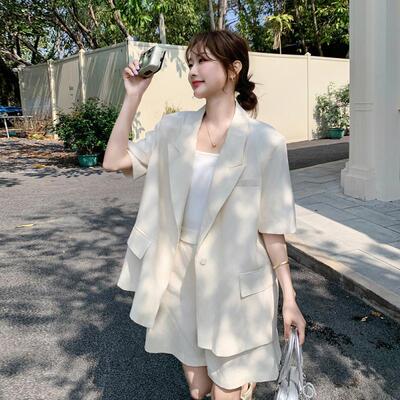 实拍气质OL高级感米白色短袖西装套装女夏2025新款西服短裤两件套