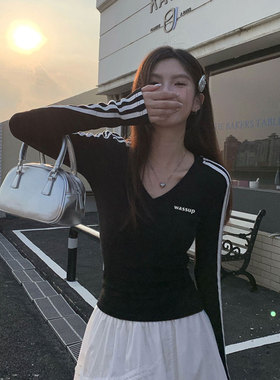 WASSUP美式复古V领长袖t恤女韩系辣妹修身显瘦内搭打底衫紧身上衣