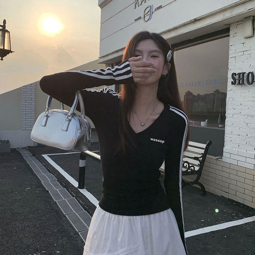 WASSUP美式复古V领长袖t恤女显瘦