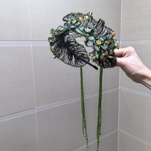 莫奈礼帽绿森林蝴蝶鸢尾发箍设计气质高级感日常百搭