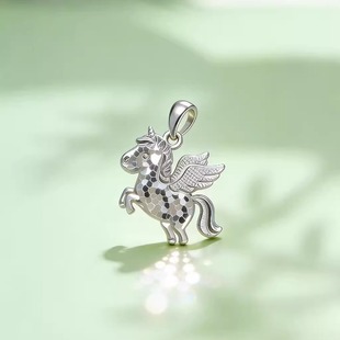 足银s999碎冰冰木马项链纯银本命年幸运飞马吊坠轻奢独角兽锁骨链