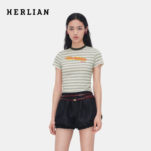 显瘦百搭短袖修身新品签字女士