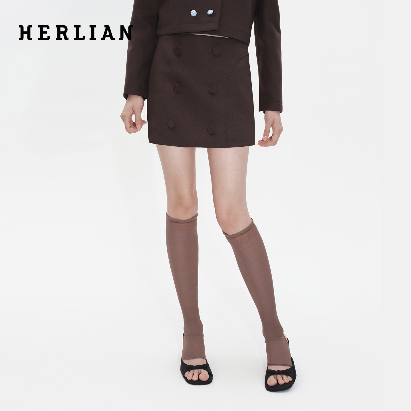 HERLIAN秋季新品女士低腰半裙双排扣设计超短裤裙