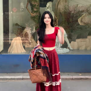 一罐杏仁桃【见雲南】红色T恤女夏氛围感上衣半身裙修身气质两件