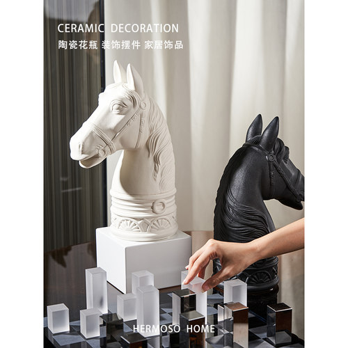 hermoso马头骑士陶瓷摆件