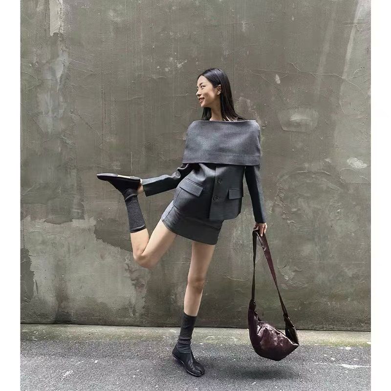 灰色一字肩西装套装裙短款2025年新款法式名媛三件套披肩