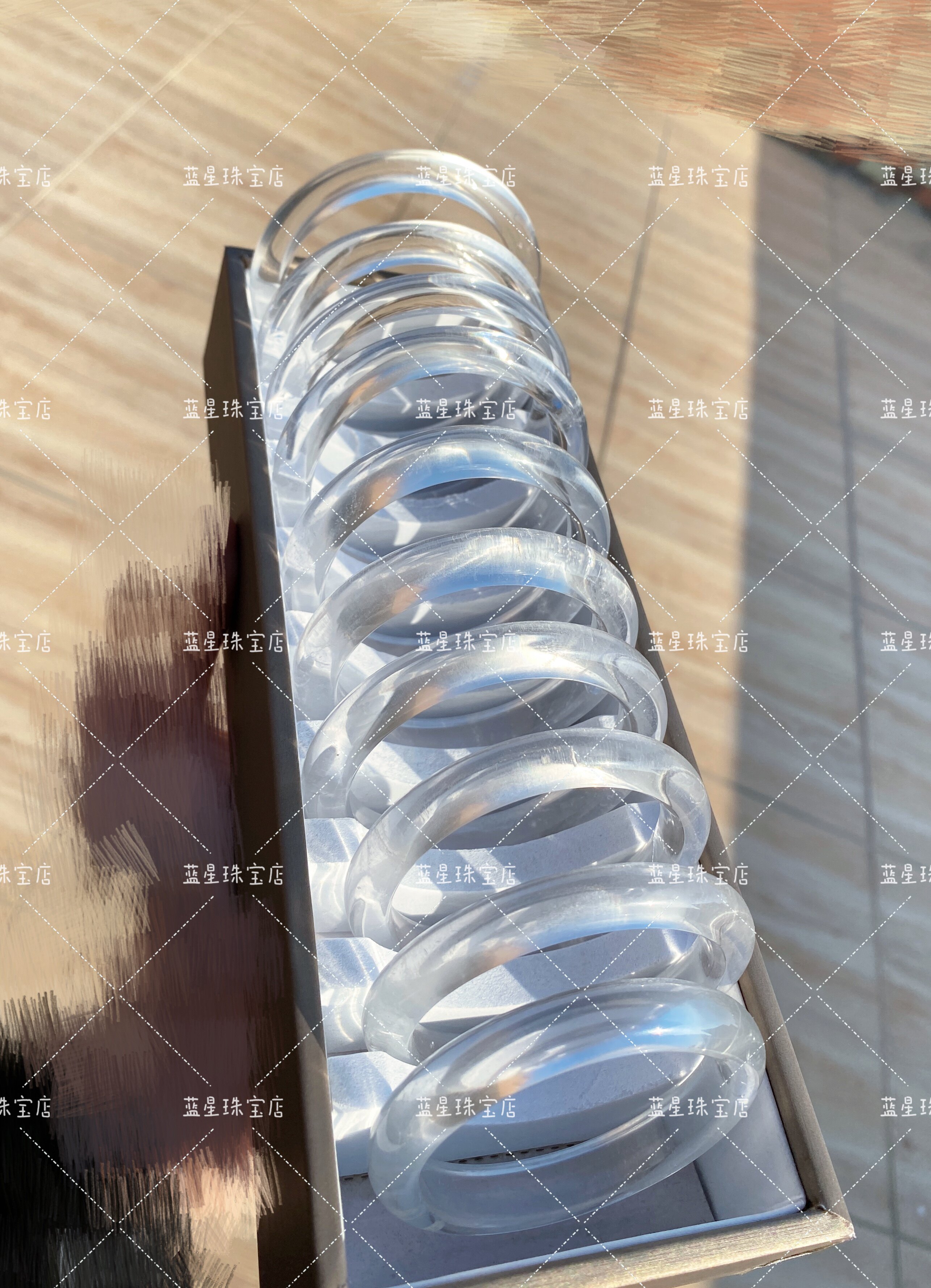 蓝星珠宝店-天然高冰白水晶白幽灵白玉髓手镯简约高级冰爽