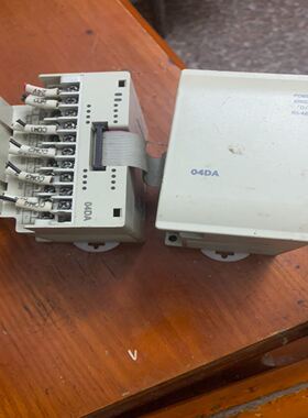 台达PLC模拟量扩展模块DVP04DA-H3 拆机件还有2个