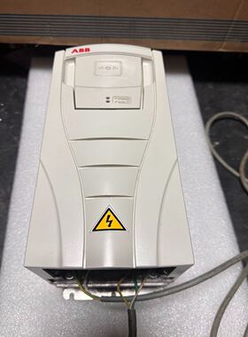 ABB ACS550-01-06A9-4 变频器，2.