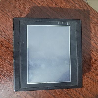 永宏触摸屏700ML，24V供电，拆机件，功能完好。成色如图