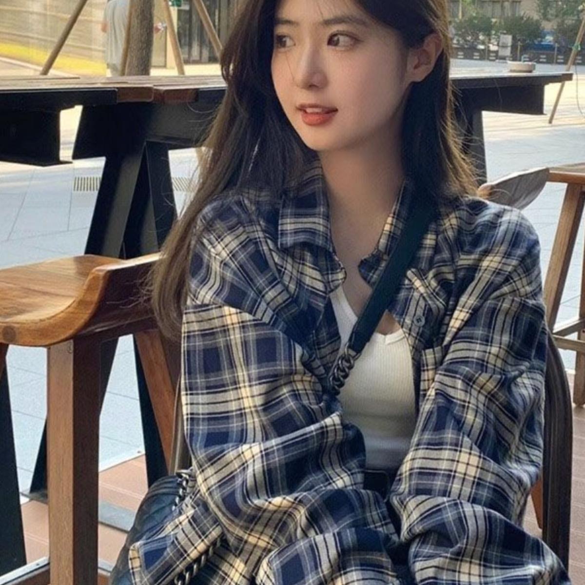 格子衬衫女长袖翻领藏青蓝韩版薄款开春外套百搭通勤防晒显瘦上衣