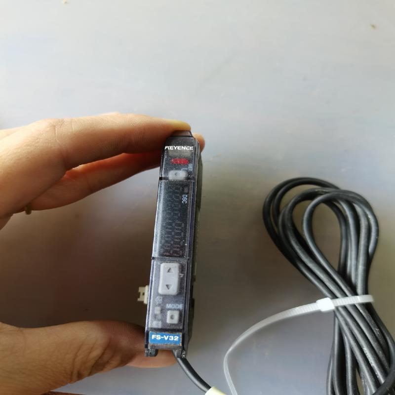 维修检查基恩士拆机放大器FS-V32议价