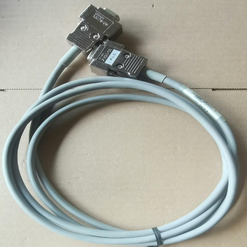 维修检查欧姆龙XM2S-09 9针触摸屏与plc通讯线 议价