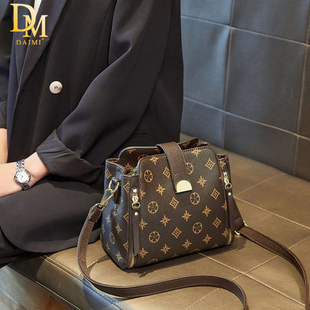 女士包包2025新款女包轻奢品牌真皮时尚奢侈水桶包生日礼物送女友