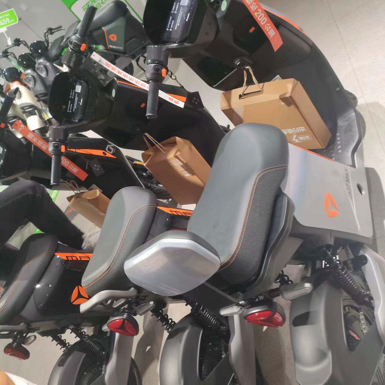 新品雅迪电动车新款冠能s9 max改装加长坐垫一体座靠背尾箱加装配