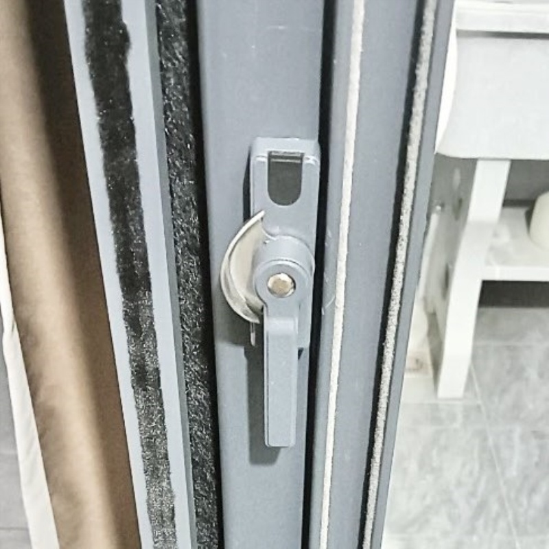 铝合金不锈钢配件钩锁推拉防盗月牙锁移门窗户平移窗锁扣安全锁