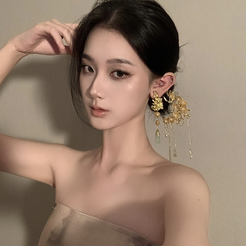 Bxa梅花流苏~新中国风禅宗西装发夹发叉高端旗袍高髻发饰的女人