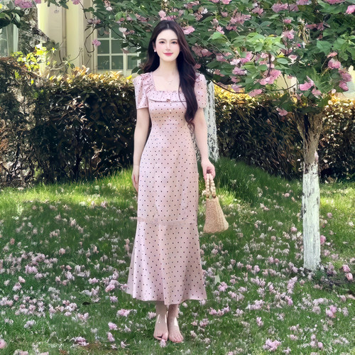 法式波点粉色连衣裙女夏季