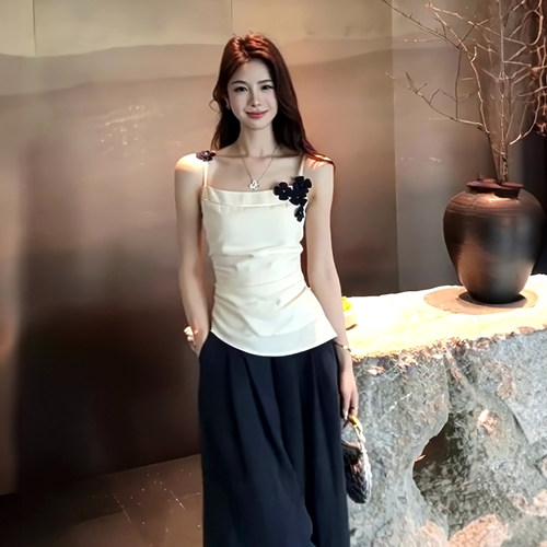 夏季新款立体花朵吊带背心上衣