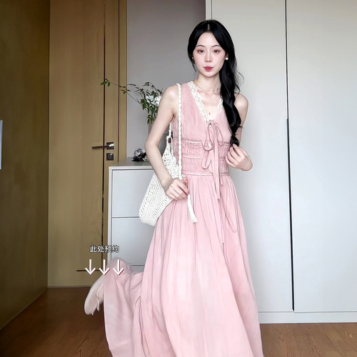 雪纺V领花朵挂脖连衣裙女