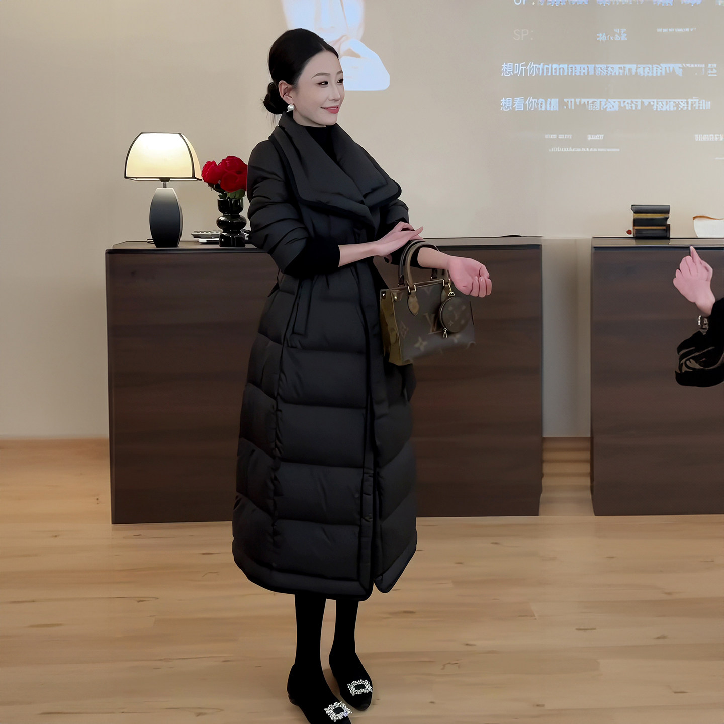 时尚气质修身显瘦收腰腰带中长款羽绒服女2025冬季过膝面包羽绒服