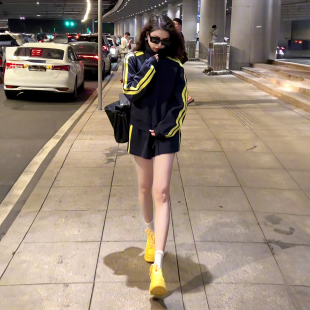 棒球服外套高腰短裤 早秋季 女立领撞色条纹短款 运动套装 两件套 新款