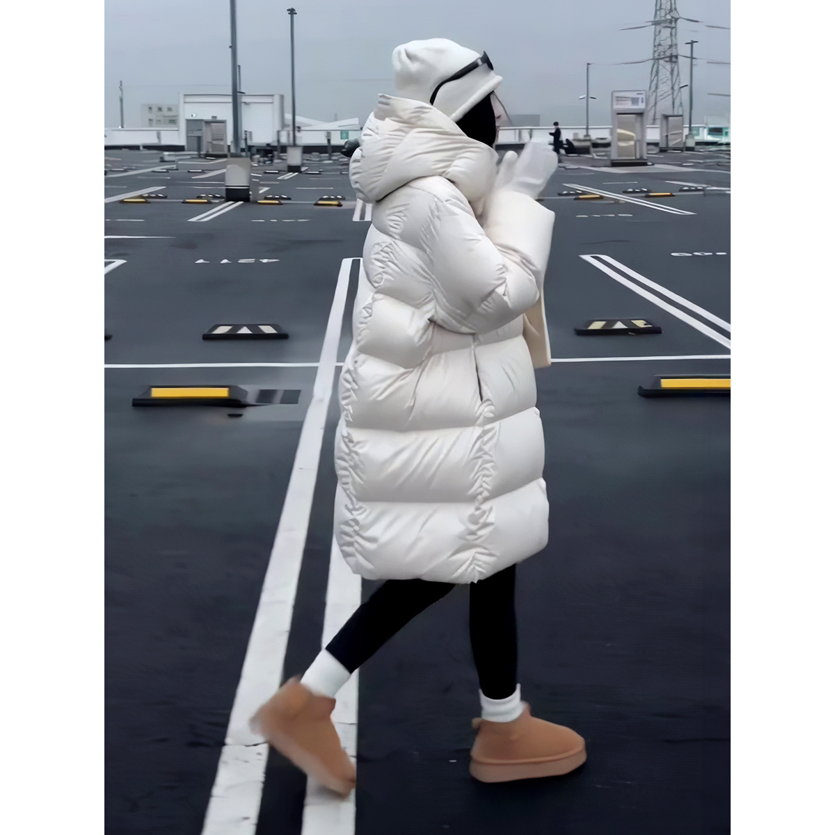 韩版保暖抗寒黑色羽绒棉服女2025冬季新款高级感泡芙中长款外套潮