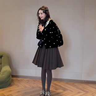 黑色娃娃领丝绒短款羽绒棉服女2026冬新款复古减龄巨好看保暖外套