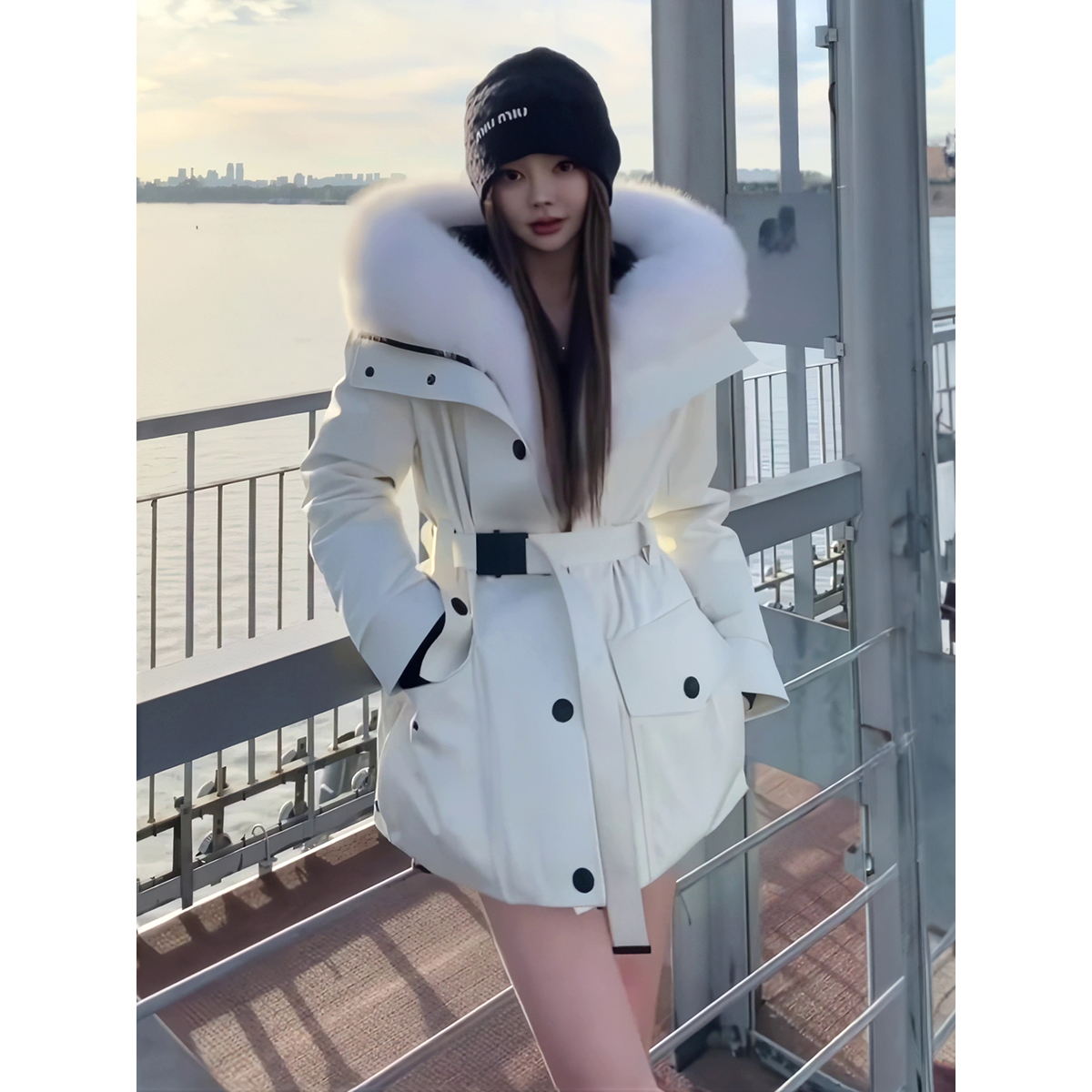 狐狸毛领修身羽绒服女2025秋冬