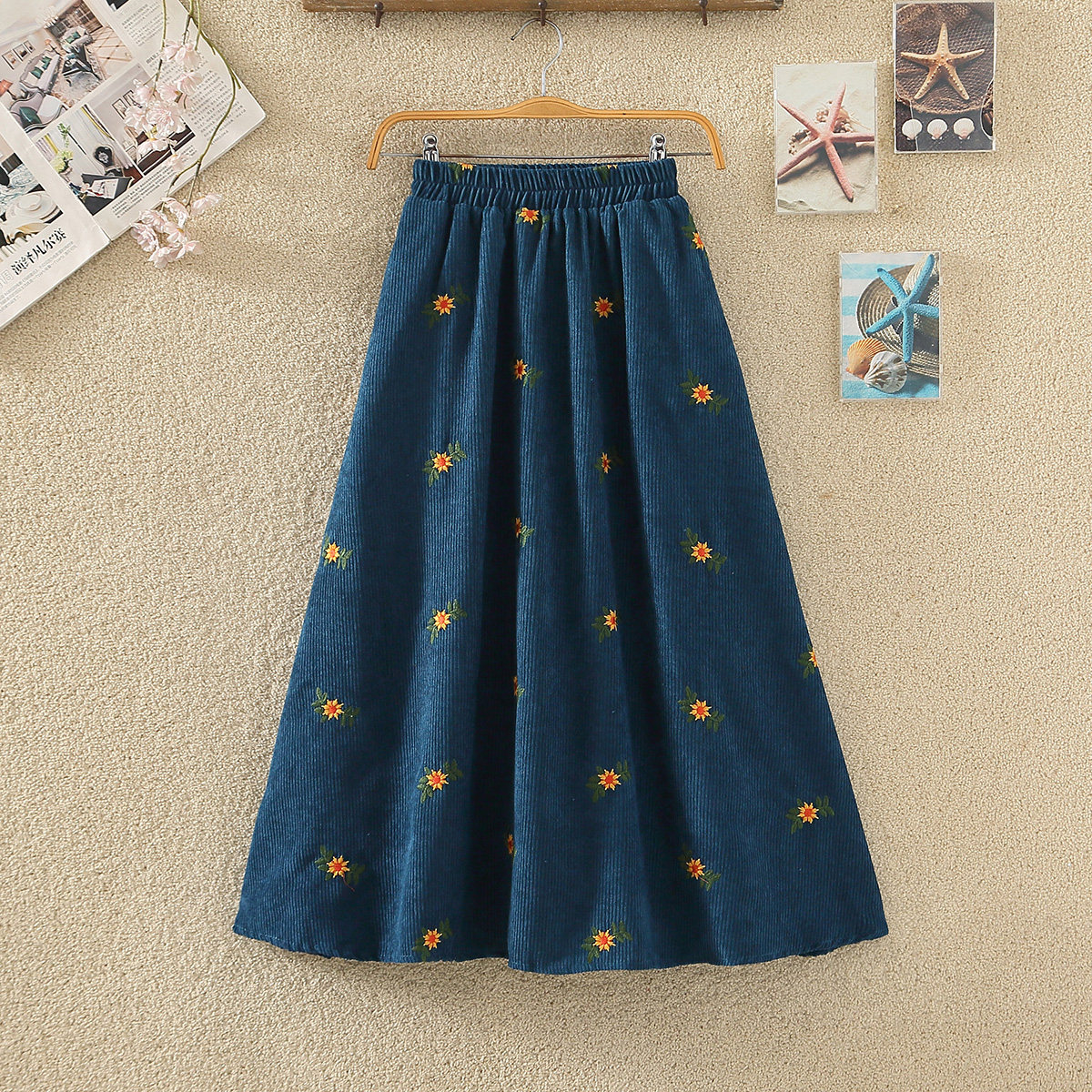 有口袋灯芯绒半身裙女秋冬新款高腰休闲百搭刺绣碎花伞裙a字长裙