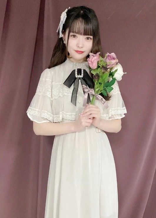 Robe 2026 Nouvelle robe japonaise produite en masse Voile Demi-manchette Broche Dentelle double couche Robe cape 1233_voghion.com