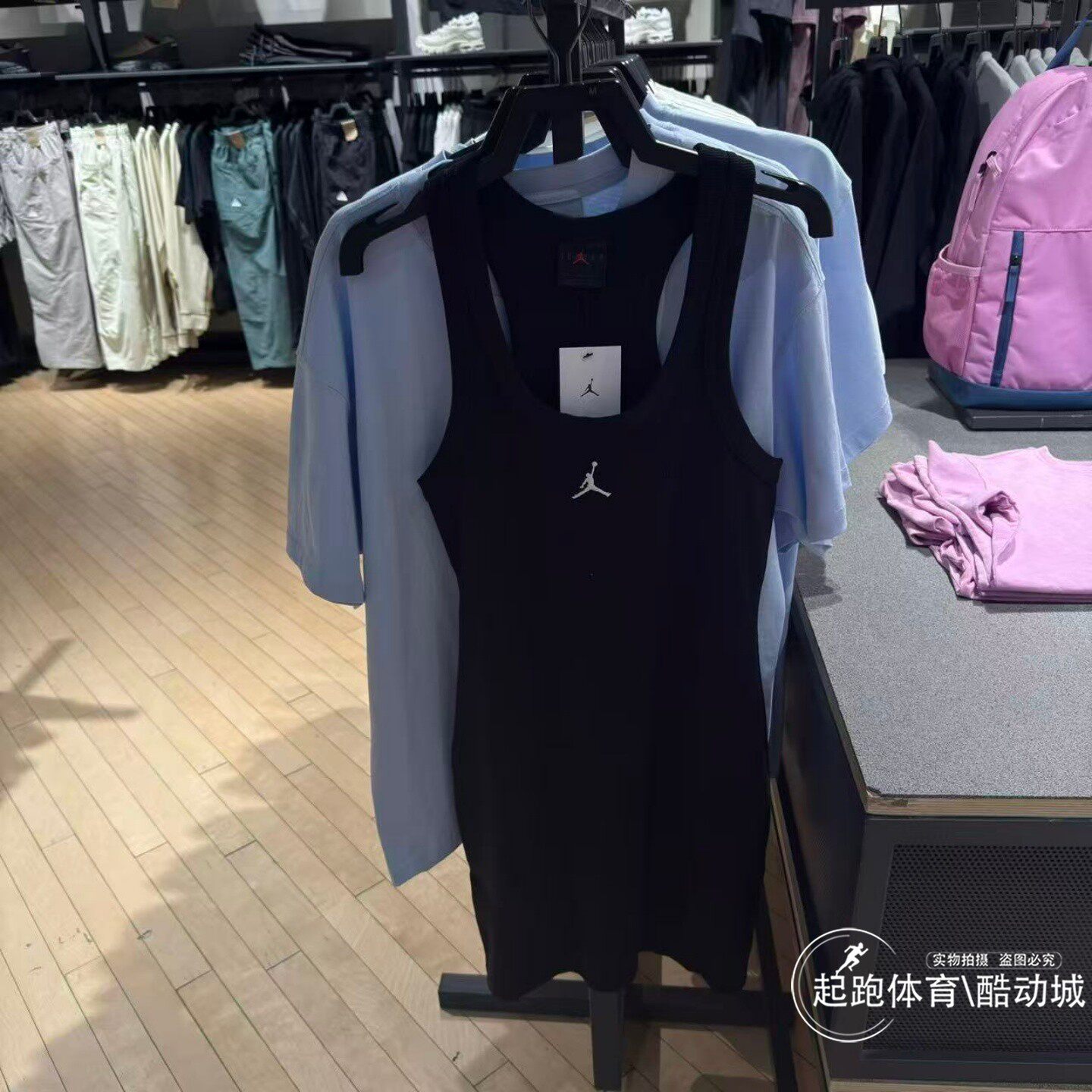 耐克女百搭针织修身背心连衣裙