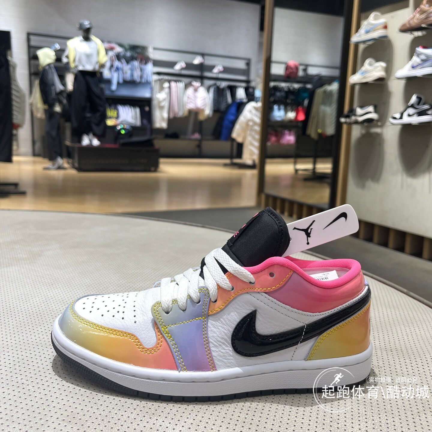 耐克女AJ1撞色低帮板鞋