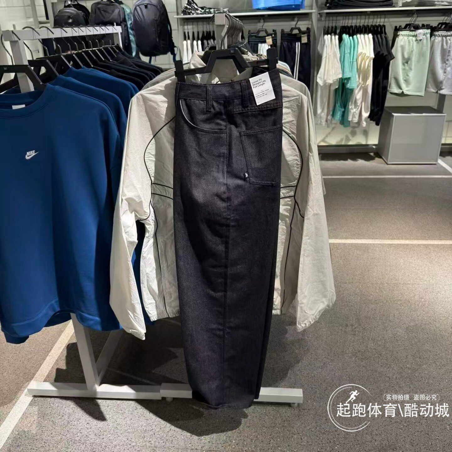 耐克男纯棉宽松直筒牛仔裤