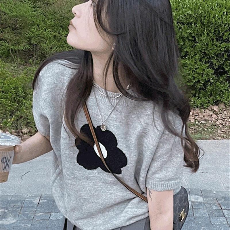 高级感宽松女装夏季韩版花朵短袖ins小众t恤女显瘦冰丝针织衫上衣