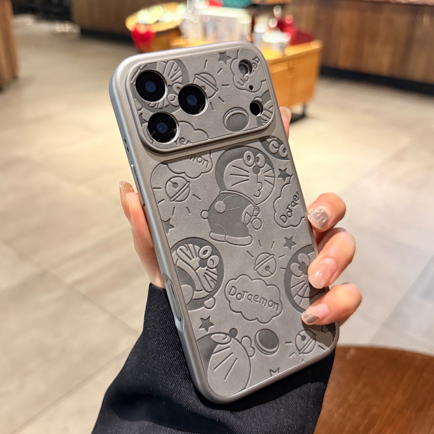 卡通哆啦A梦适用iPhone17pro手机壳Air苹果16promax新款钛灰色翻毛皮15秒变大视窗镜头14PM耐脏13保护套情侣